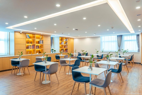 Holiday Inn Express URUMQI STATION (Ürümqi)